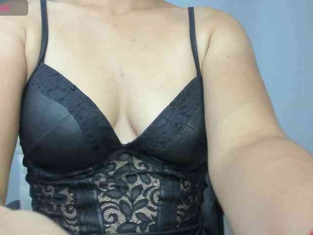 LailaRouse webcam