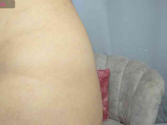 LailaRouse webcam