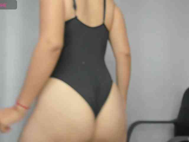 LailaRouse webcam