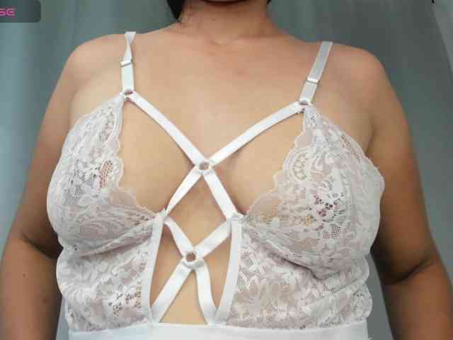 LailaRouse webcam