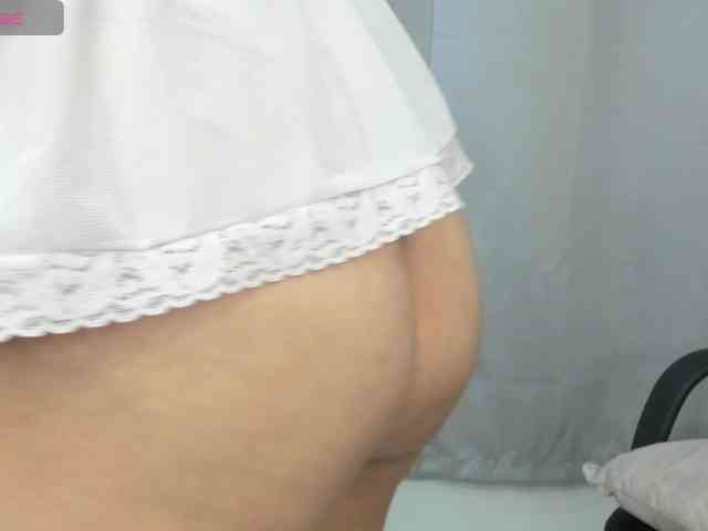 LailaRouse webcam