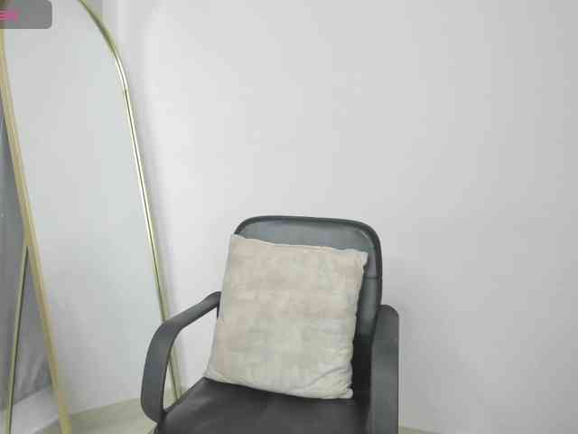 LailaRouse webcam