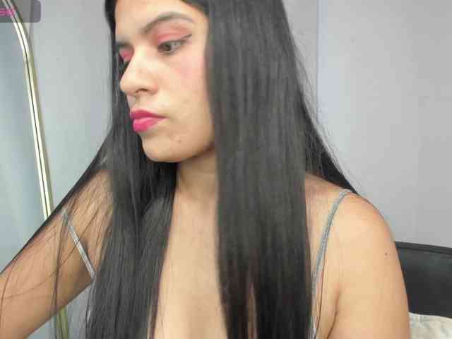 LailaRouse webcam