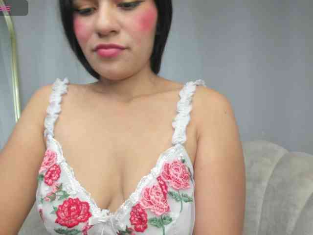 LailaRouse webcam