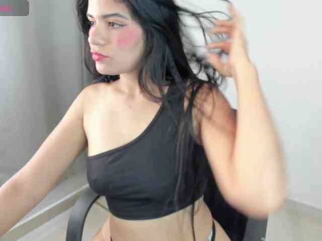 LailaRouse webcam