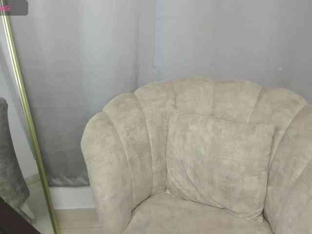 LailaRouse webcam