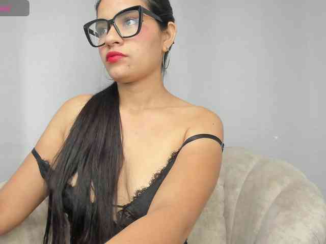 LailaRouse webcam