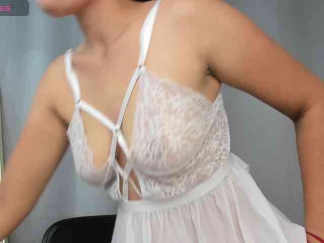 LailaRouse webcam