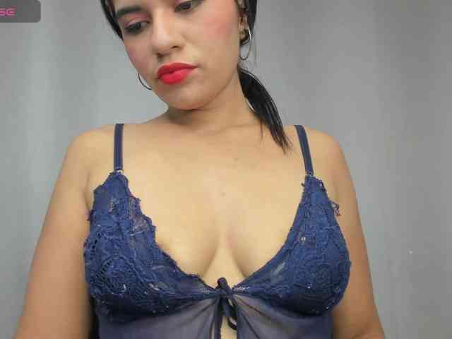 LailaRouse webcam