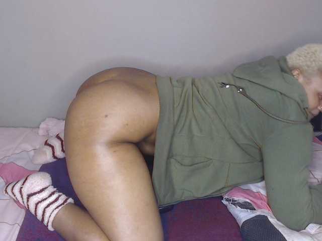 liztaylor live cam on BongaCams