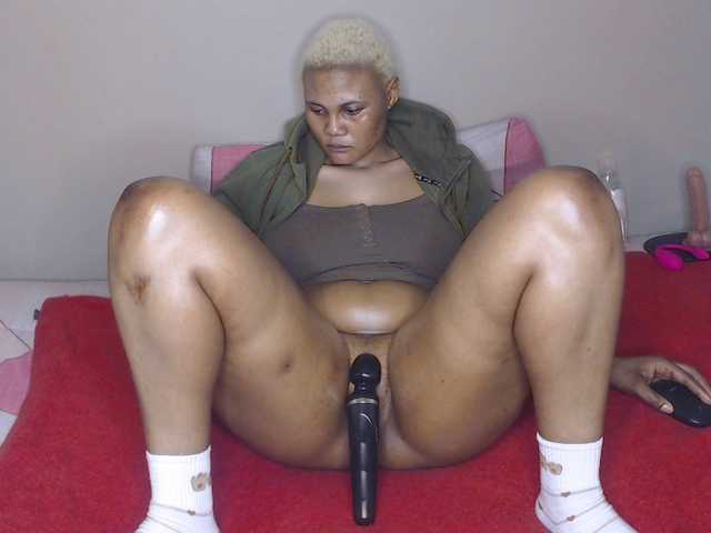 liztaylor live cam on BongaCams