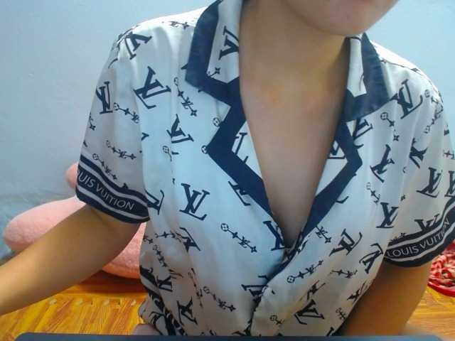 Elysa221 live cam preview