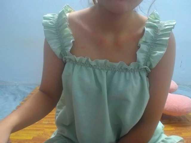 Elysa221 live cam preview