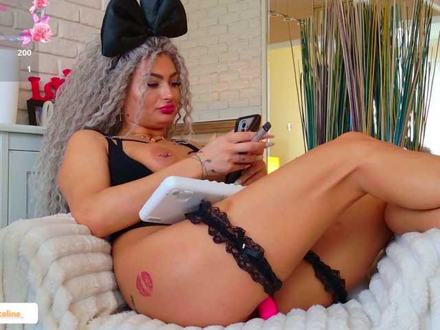blondeceline live cam on BongaCams