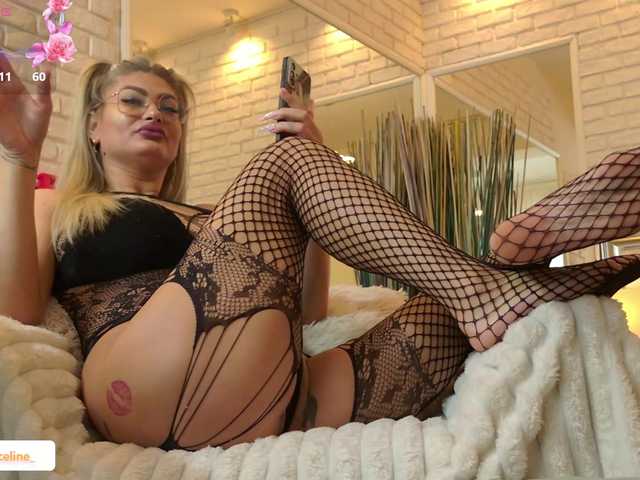 blondeceline live cam on BongaCams