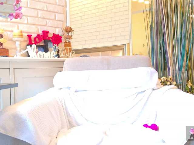 blondeceline live cam on BongaCams