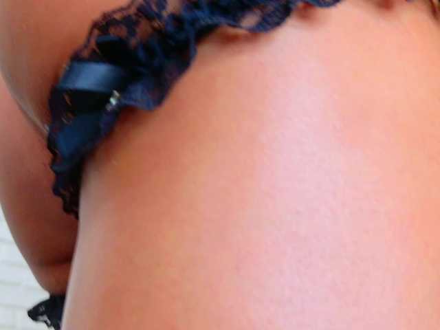 blondeceline live cam on BongaCams