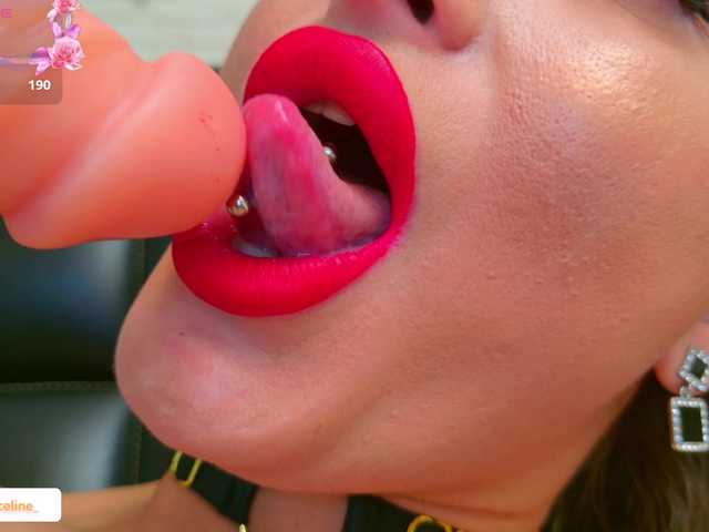 blondeceline live cam on BongaCams