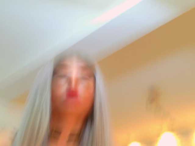 blondeceline live cam on BongaCams