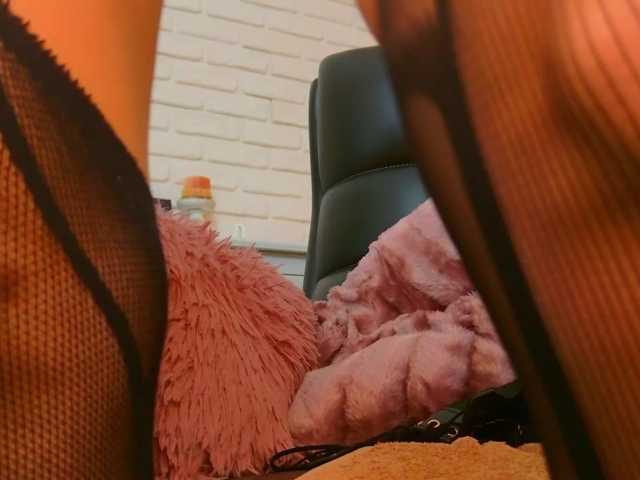 blondeceline live cam on BongaCams