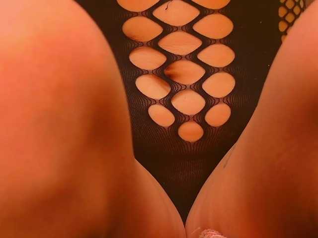 blondeceline live cam on BongaCams