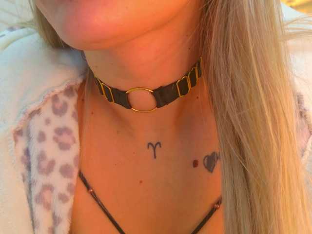 blondeceline live cam preview