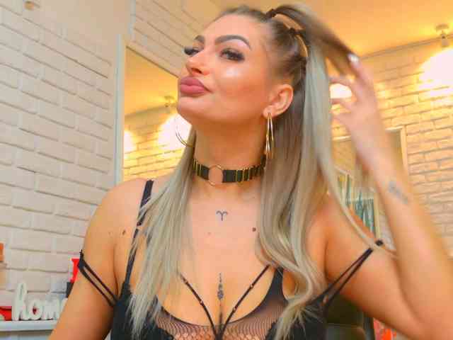 blondeceline webcam