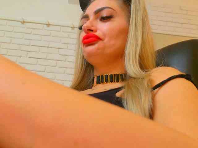 blondeceline webcam