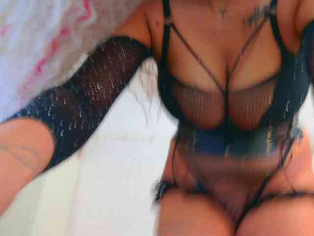 blondeceline webcam