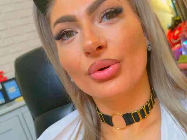 blondeceline webcam
