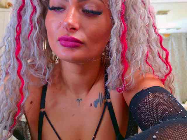 blondeceline webcam