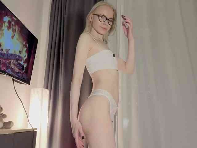 aliceangelxo's live room