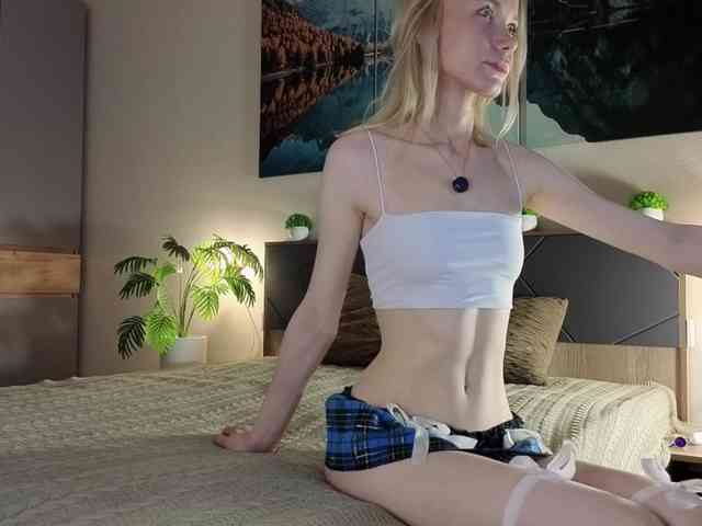 Model: AliceAngelXO