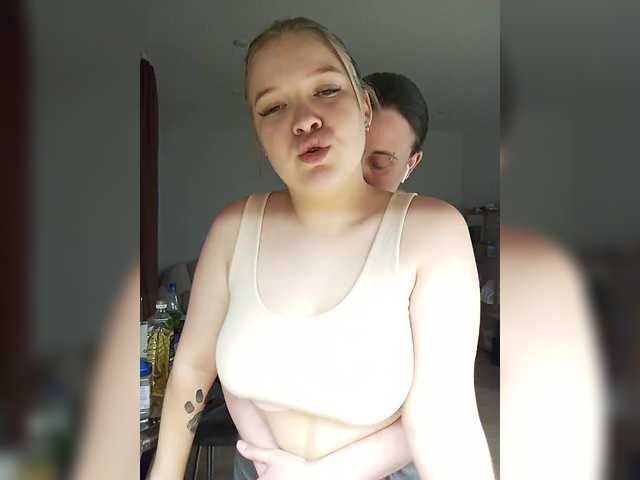 FackBeachTrup live cam on BongaCams