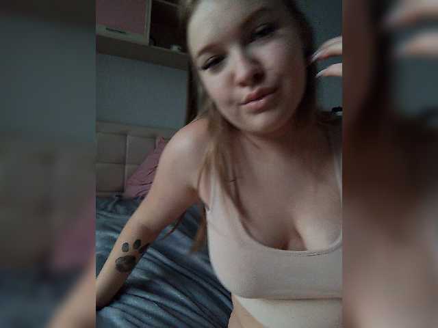 FackBeachTrup live cam on BongaCams