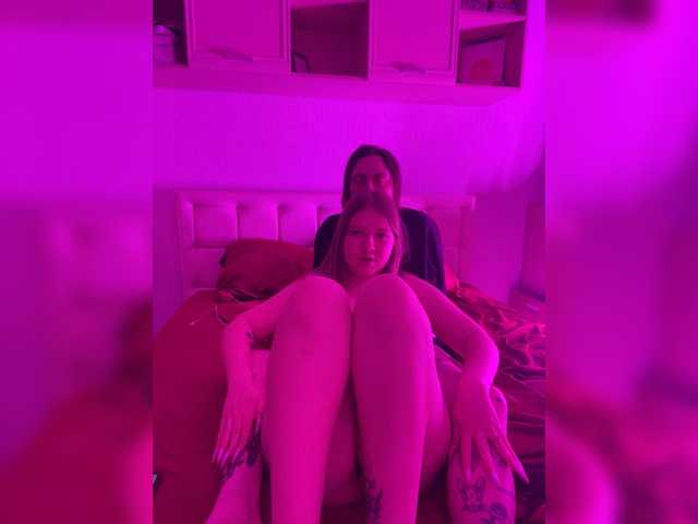 FackBeachTrup live cam on BongaCams