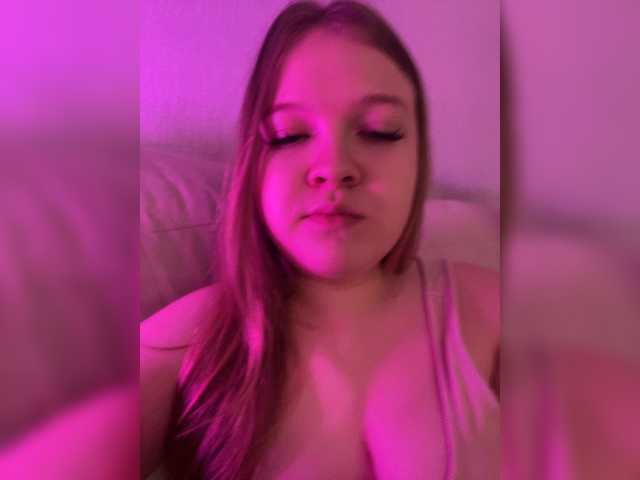 FackBeachTrup live cam on BongaCams