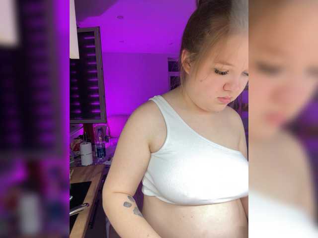 FackBeachTrup live cam on BongaCams