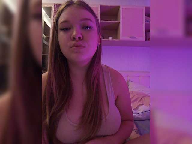 FackBeachTrup live cam on BongaCams