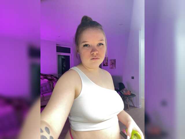 FackBeachTrup live cam on BongaCams