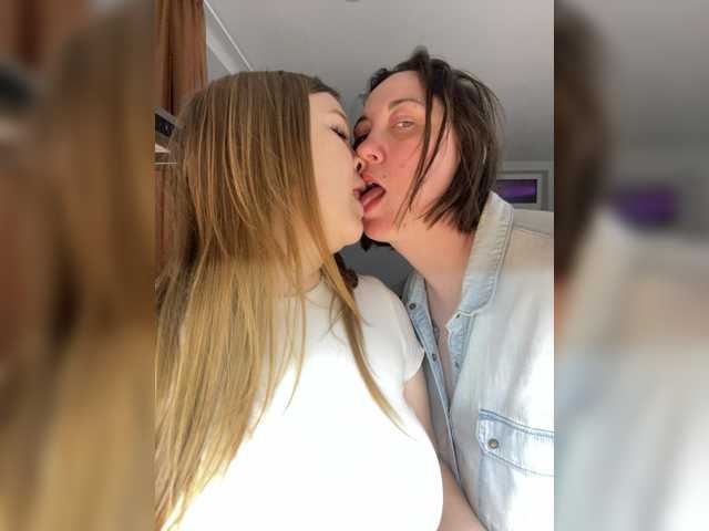 FackBeachTrup live cam on BongaCams