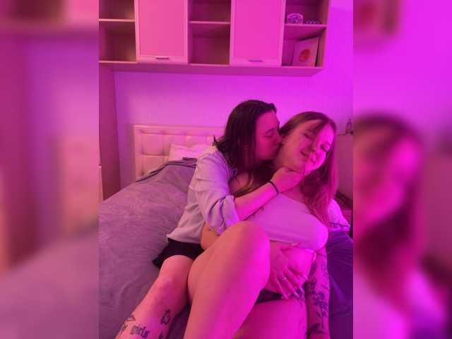 FackBeachTrup live cam on BongaCams