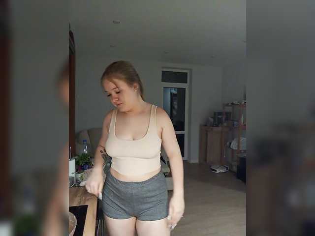 FackBeachTrup live cam on BongaCams