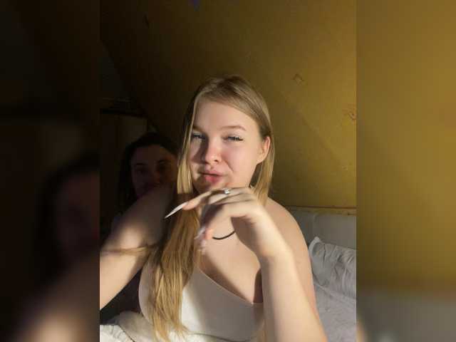 FackBeachTrup live cam on BongaCams