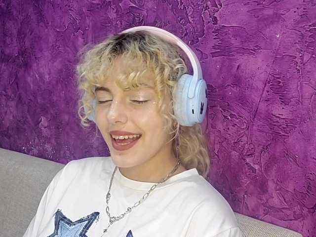 purrflicker live cam on BongaCams