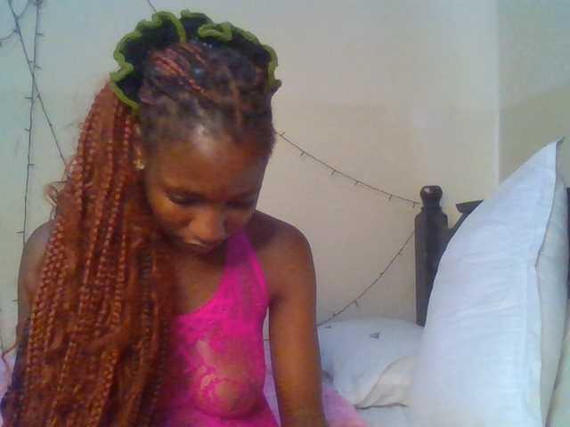 Asanty live cam on BongaCams