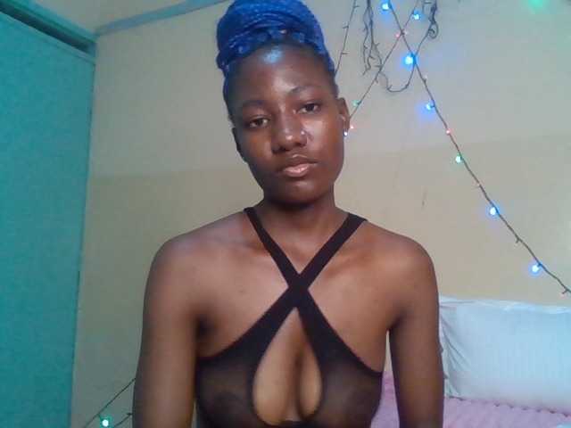 Asanty live cam on BongaCams