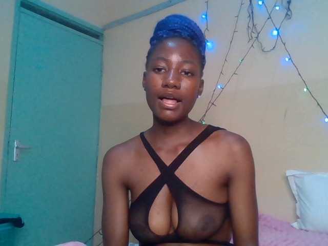 Asanty live cam on BongaCams