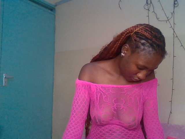 Asanty live cam on BongaCams