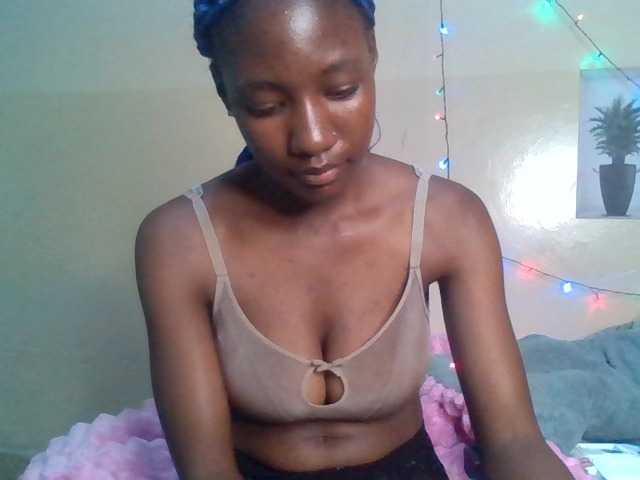 Asanty live cam on BongaCams